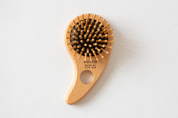 ゆびまろ（顔・頭皮用ブラシ）