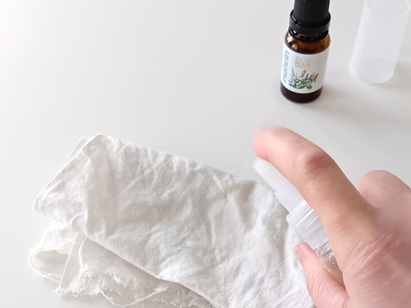 掃除用スプレーとして使うイメージ