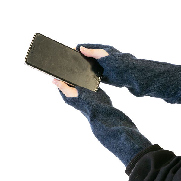 外さずにスマホ操作も出来て便利