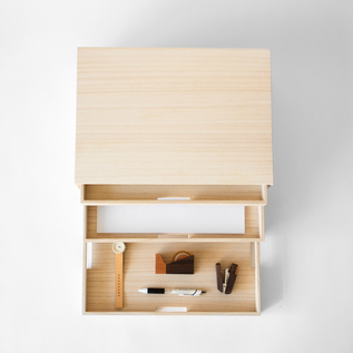 A4トレーキャビネット／増田桐箱店（ますだきりばこてん） ｜愛着を