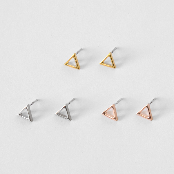 キャッチレスピアス トライアングル