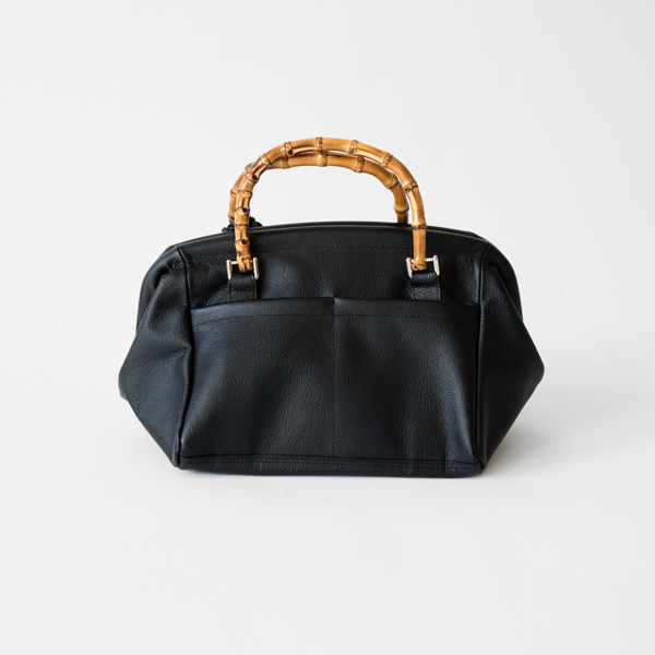 使いやすいポケット付き(BLACK)