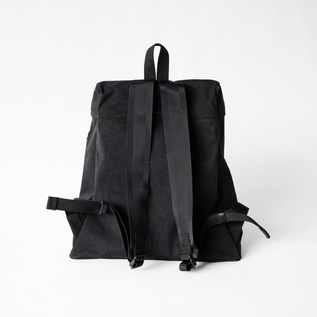 背中側(BLACK)