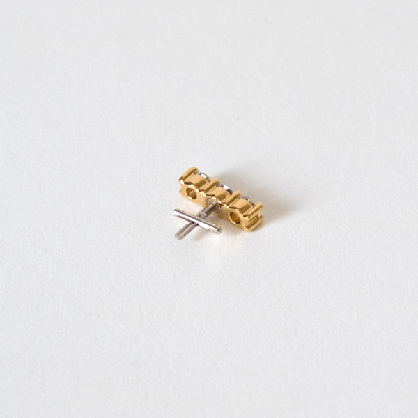 ポストの先をT字にすることでバックキャッチに変化