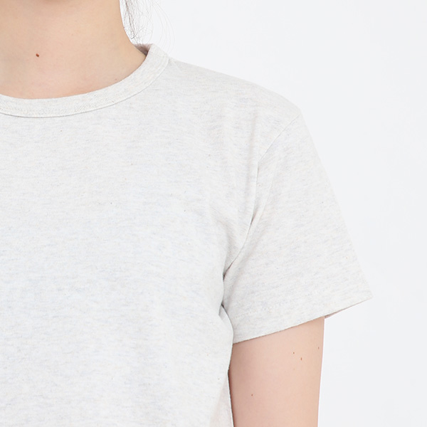 シンプルで着心地の良いTシャツ