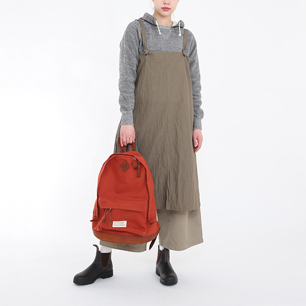 KHAKI(モデル身長 171cm)