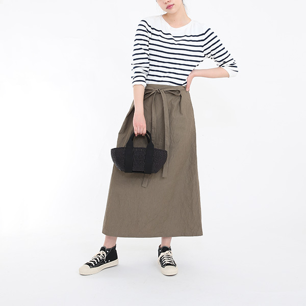 KHAKI(モデル身長 171cm)