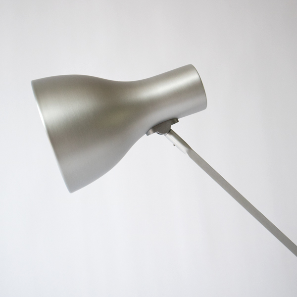 シェードの角度も変わります シェードの角度も変わります