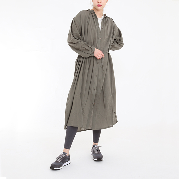 モデル身長171cm/体重57kg(KHAKI)