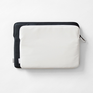 Black:15インチ OffWhite:13インチ Black:15インチ OffWhite:13インチ