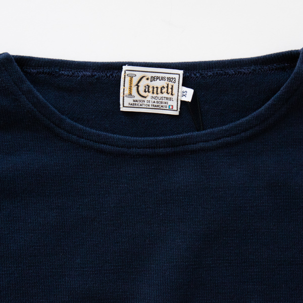 程よい空き具合の襟ぐり(MARINE) 程よい空き具合の襟ぐり(MARINE)