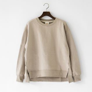 SIDE SLIT CREW 裏毛プルオーバー(BEIGE) SIDE SLIT CREW 裏毛プルオーバー(BEIGE)