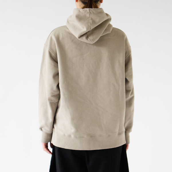 BEIGE（モデル身長：162cm）