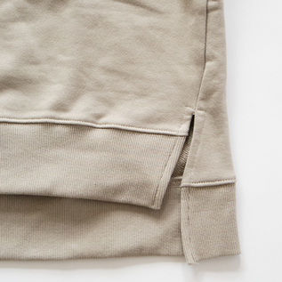 スリット部分(BEIGE) スリット部分(BEIGE)