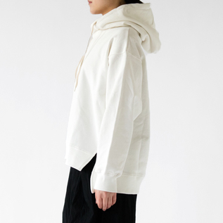 OFF WHITE(モデル身長:162cm) OFF WHITE(モデル身長:162cm)