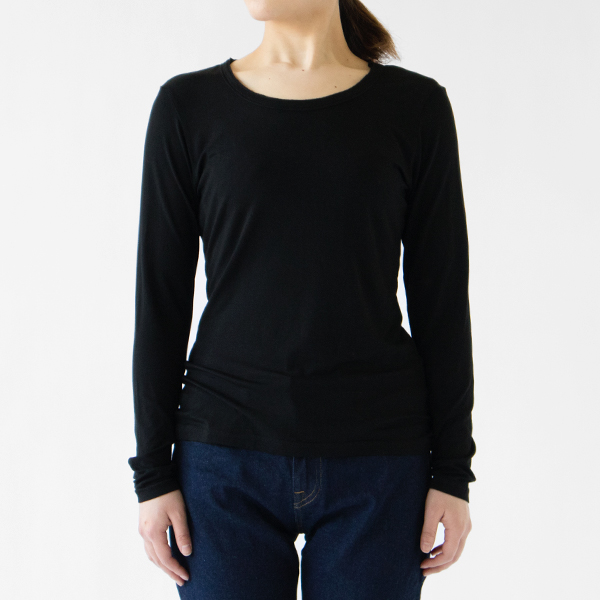BLACK（モデル身長：162cm）