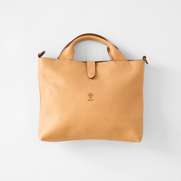 ストラップを外してハンドバッグに ストラップを外してハンドバッグに