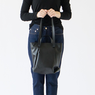 レザースモールトート loop handle BLACK／PATRICK STEPHAN