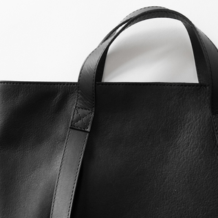 レザースモールトート loop handle BLACK／PATRICK STEPHAN
