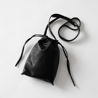 レザー巾着 cell phone bag drawstring BLACK レザー巾着 cell phone bag drawstring BLACK