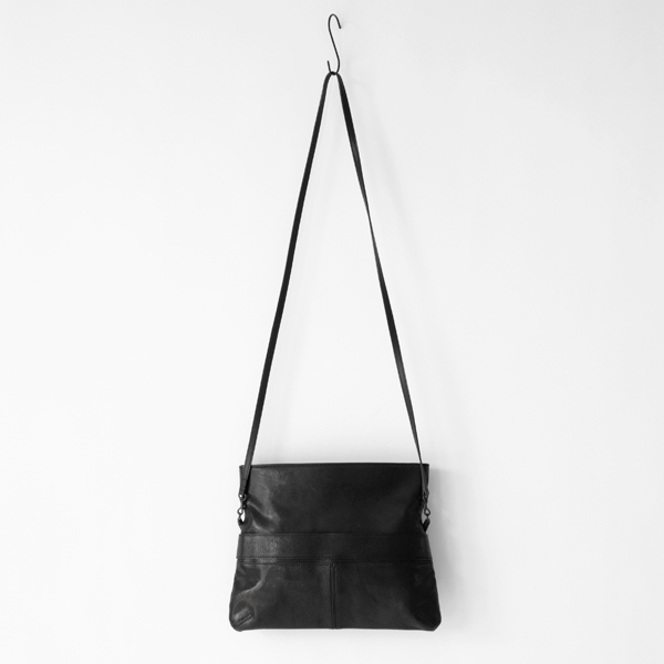 3way レザーポシェト enveloppe BLACK