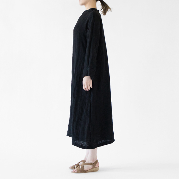 BLACK（モデル身長：162cm）