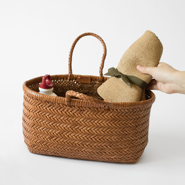 小さくたためるので持ち運びにも便利です。