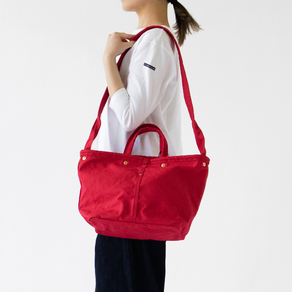 RED（モデル身長：162cm）