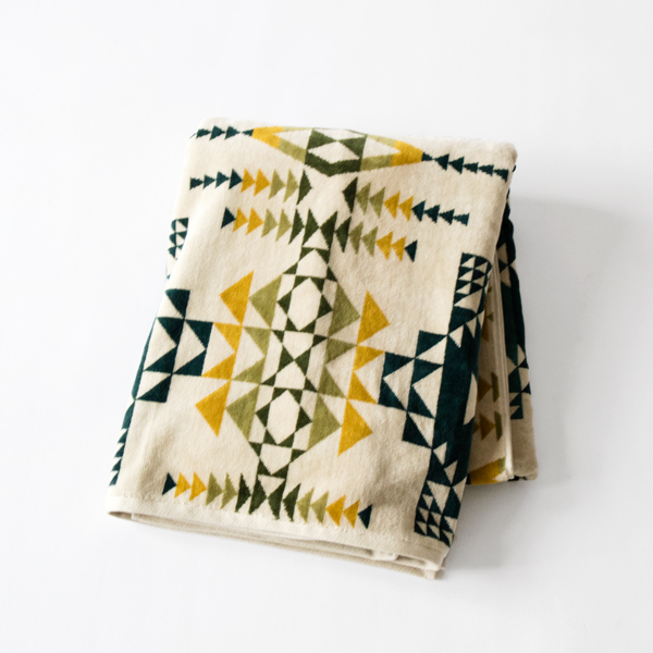 Oversized Jacquard Towels (PILOT ROCK)