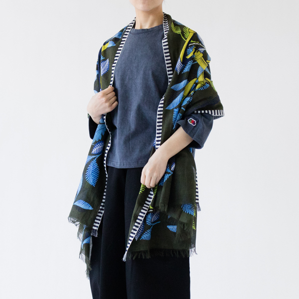 着用イメージ(KHAKI、モデル162cm)