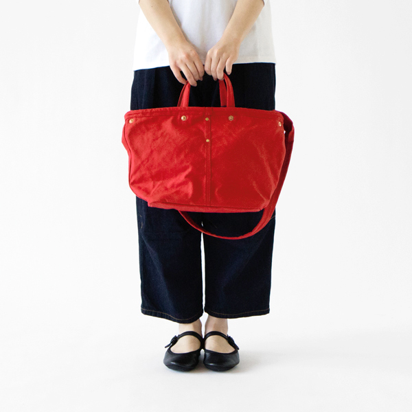 RED（モデル身長：162cm）