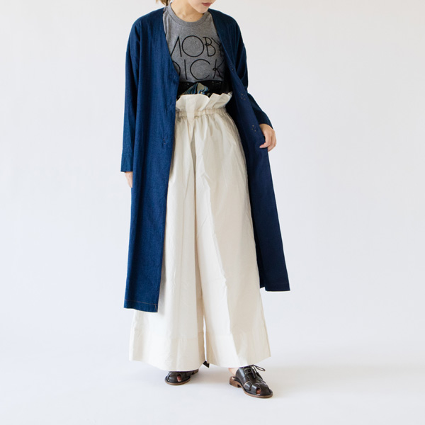 DARK BLUE（モデル身長：162cm）