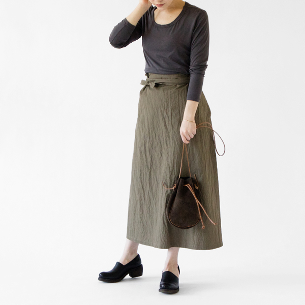KHAKI(モデル身長 162cm)