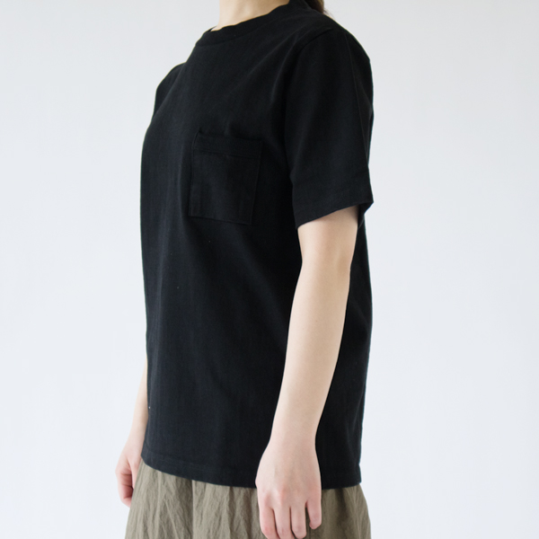 女性モデル身長：162cm　着用サイズ：S（BLACK）