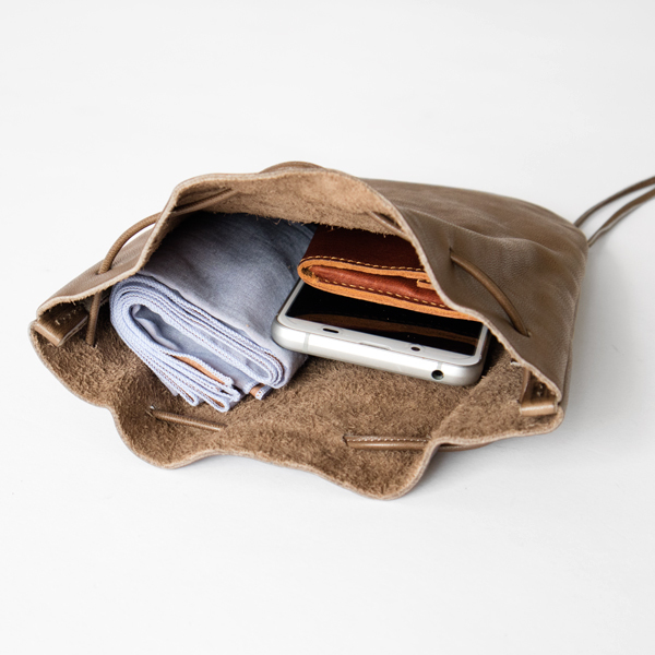 HORSE LEATHER / DROP SHAPE POUCH S（巾着バッグ）／ARTS&CRAFTS