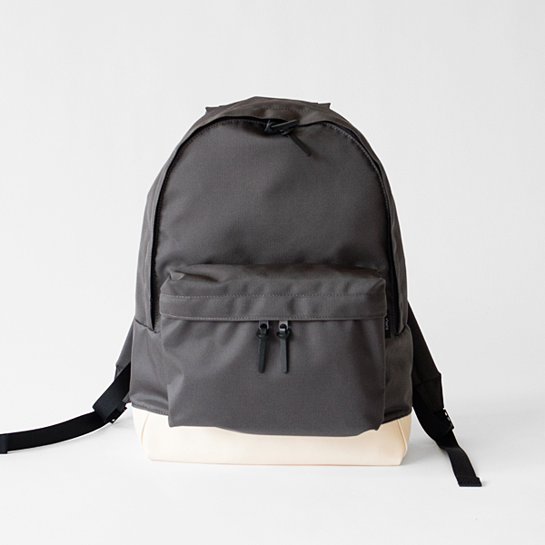  LIGHT / LEATHER BOTTOM デイパック(CHARCOAL)