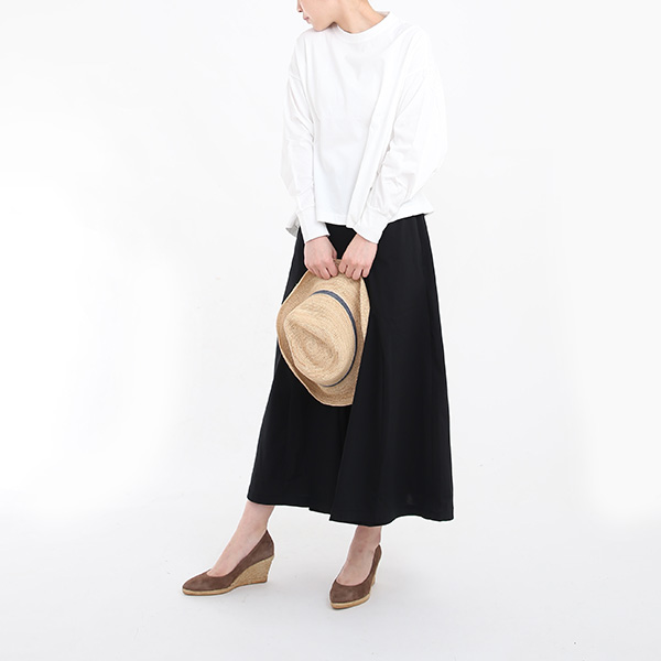 モデル身長：163cm (OFF WHITE)