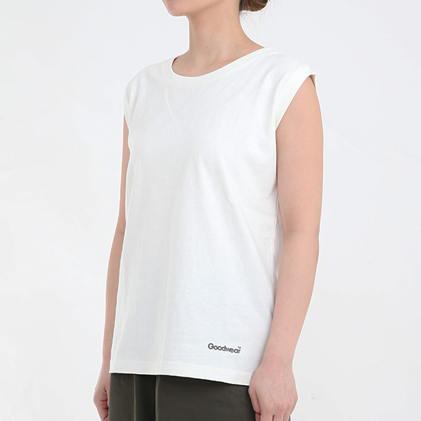 WHITE（モデル身長：163cm）