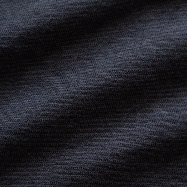 アメリカで編み立てられた空紡糸を使用しています（NAVY）