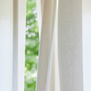 クヴァドラのカーテン生地　TWINX0 002 アートなテキスタイルが上質な空間に「Kvadrat（クヴァドラ