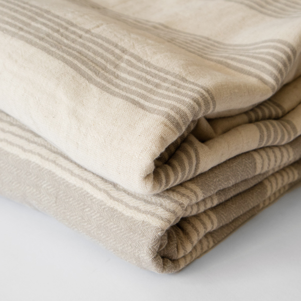 素材は、コットン95%・リネン5%の混紡で、適度なコシが安心 素材は、コットン95%・リネン5%の混紡で、適度なコシが安心