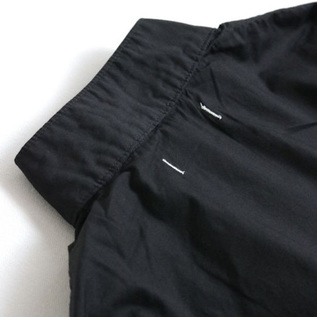 後ろ襟ぐり(BLACK) 後ろ襟ぐり(BLACK)