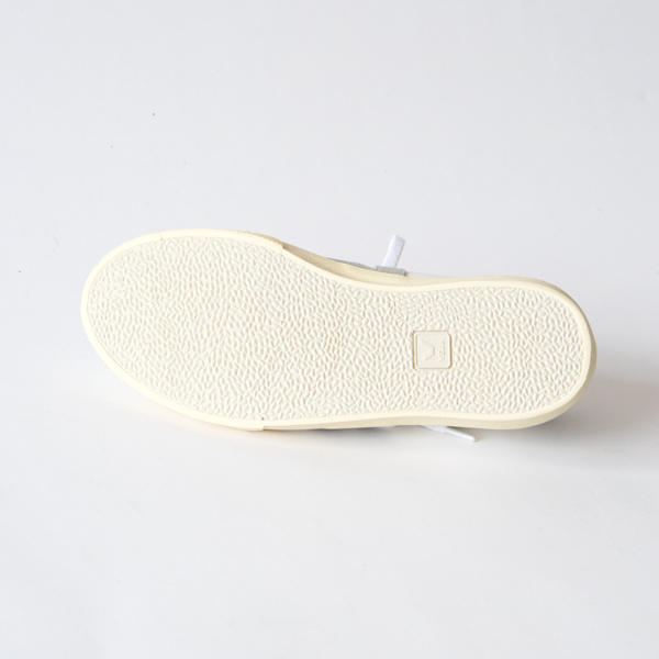 バイオベース素材とリサイクル素材を使用したソール バイオベース素材とリサイクル素材を使用したソール