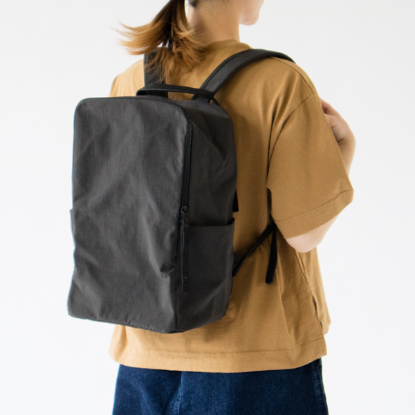CHARCOAL GRAY（モデル身長162cm）