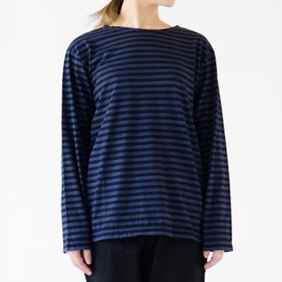 女性モデル身長:162cm 着用サイズ:T3(MID NIGHT NAVY/MARINE) 女性モデル身長:162cm 着用サイズ:T3(MID NIGHT NAVY/MARINE)