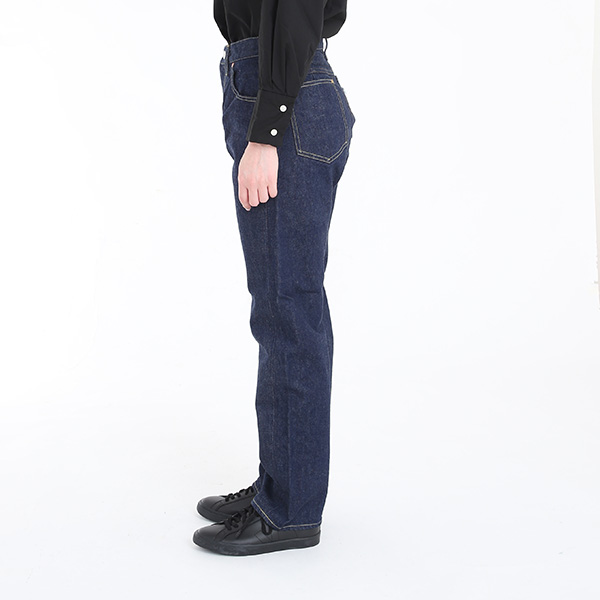 モデル身長163cm・体重51kg（INDIGO SIZE 27）