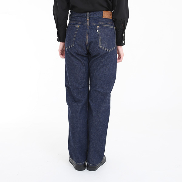 モデル身長163cm・体重51kg（INDIGO SIZE 27）