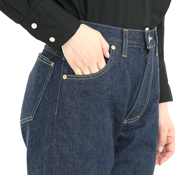脇線はセルビッチを使用しているので直線になっています（INDIGO SIZE 27）