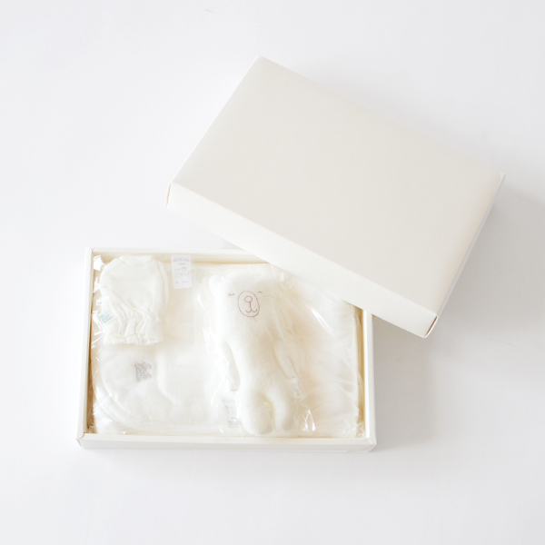 バスタオル、ミトン、ラトルくまのセット バスタオル、ミトン、ラトルくまのセット