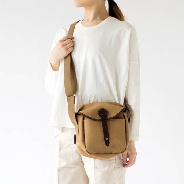 KHAKI・モデル身長162cm